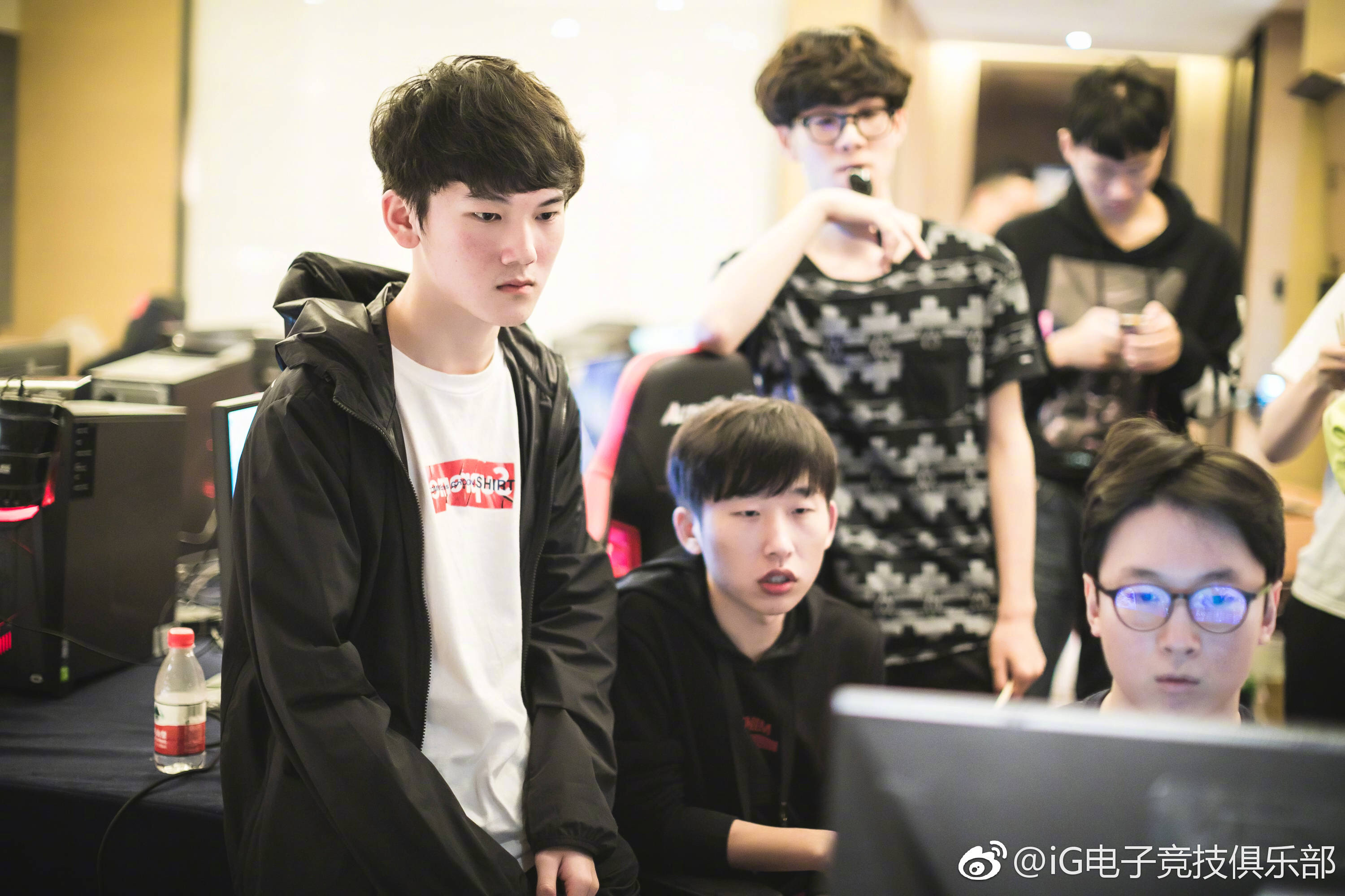 关于IG引发争议！，JackeyLove官方宣布晋级下一阶段新规赛场气氛高涨的信息-爱游戏官方网站