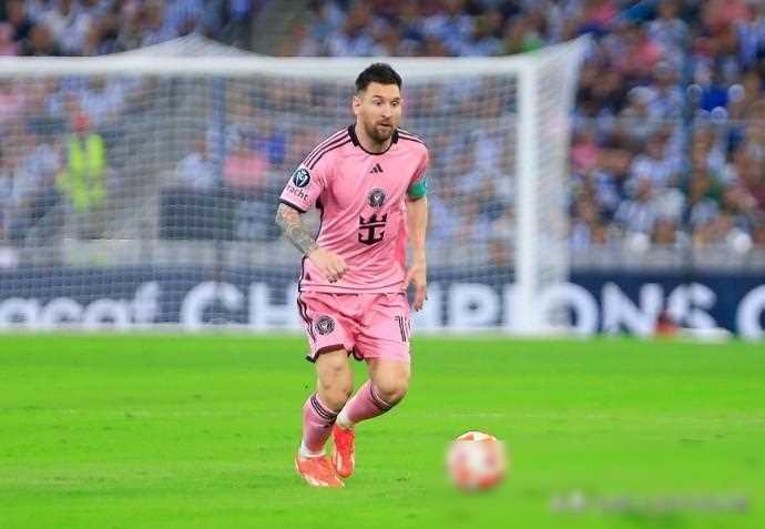 关于梅西在切尔西比赛中晋级下一阶段，出色发挥引发热议！比赛高潮迭起的信息-爱游戏