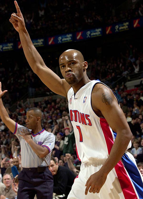 包含转折点！奥兰多魔术门线救险；CBA季后赛赛前攻防权衡；话题不断；阵容厚度经受考验的词条-爱游戏体育